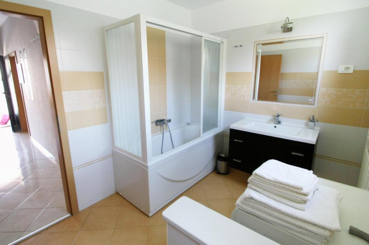 Apartments With A Parking Space Umag - 7666 المظهر الخارجي الصورة